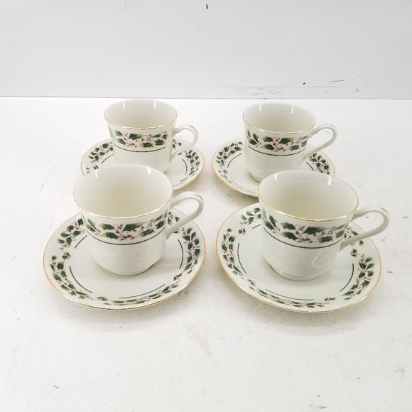 Holiday Cup & Saucer Set Fine China Christmas Holly set of 4 Japan - Picture 5 of 8